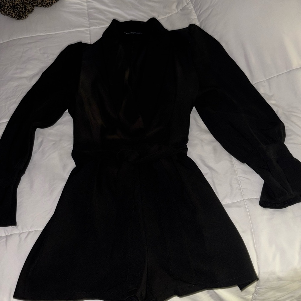 Shorts blazer dress black belt tie in front. Fancy sleeves